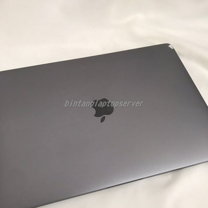 Kondisi Fisik Depan Macbook Pro 13 Inch 2018 Second Plus Charger