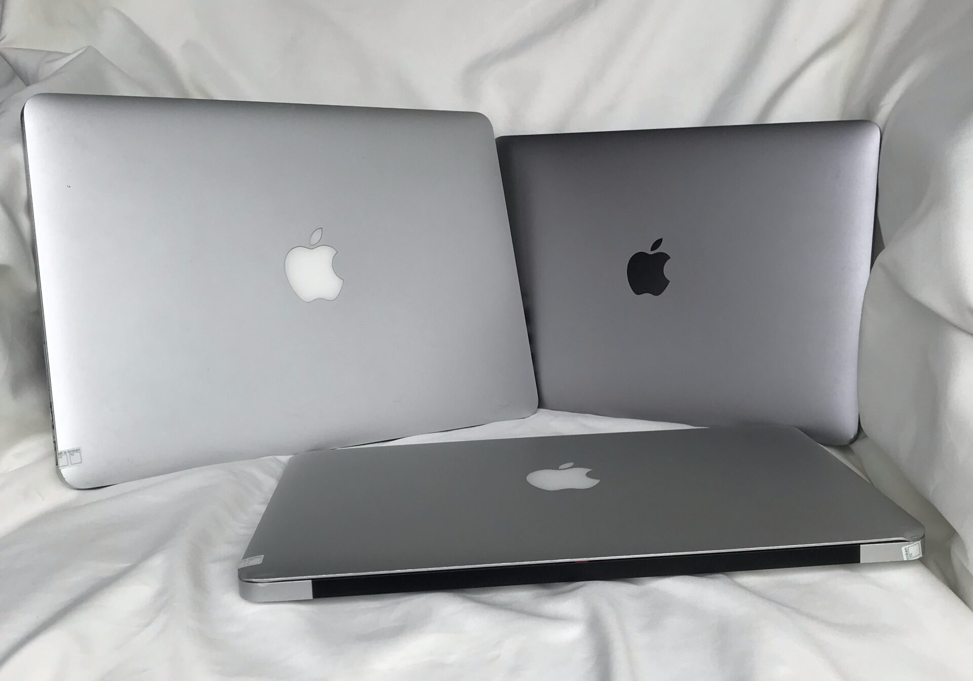 perbedaan MacBook